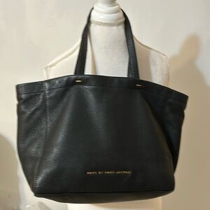 MARC BY MARC JACOBS BLK LEATHER TOTE